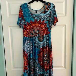 Cute summer/fall tee shirt dress.